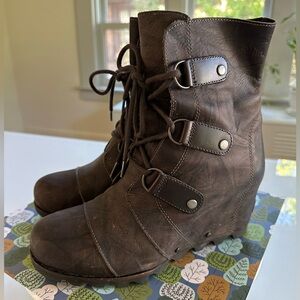SOREL Joan of Arc Wedge Brown Waterproof Boots Size 9